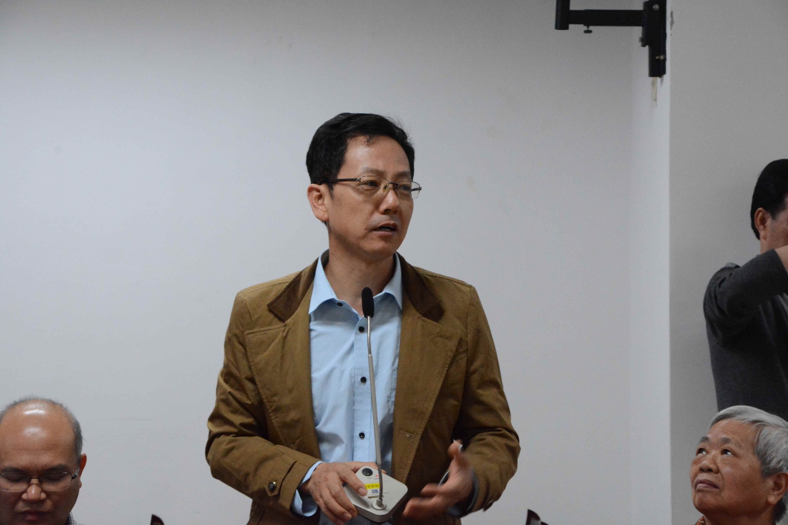 beat365官方网站常务副经理刘洪介绍学院概况